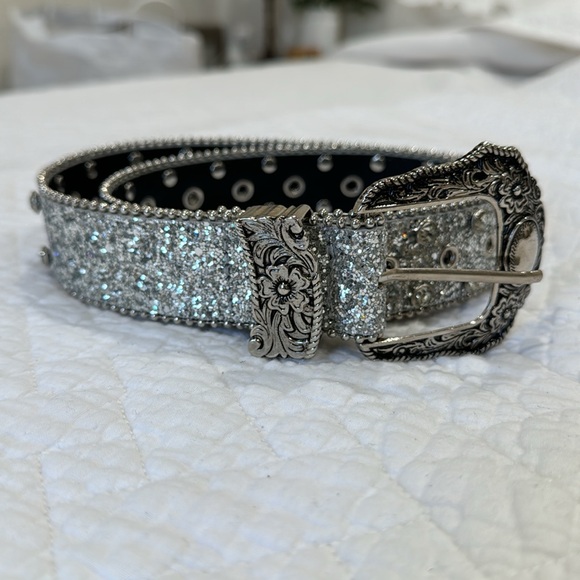 Silver studded with rhinestones and glitter western women belt - Picture 1 of 12